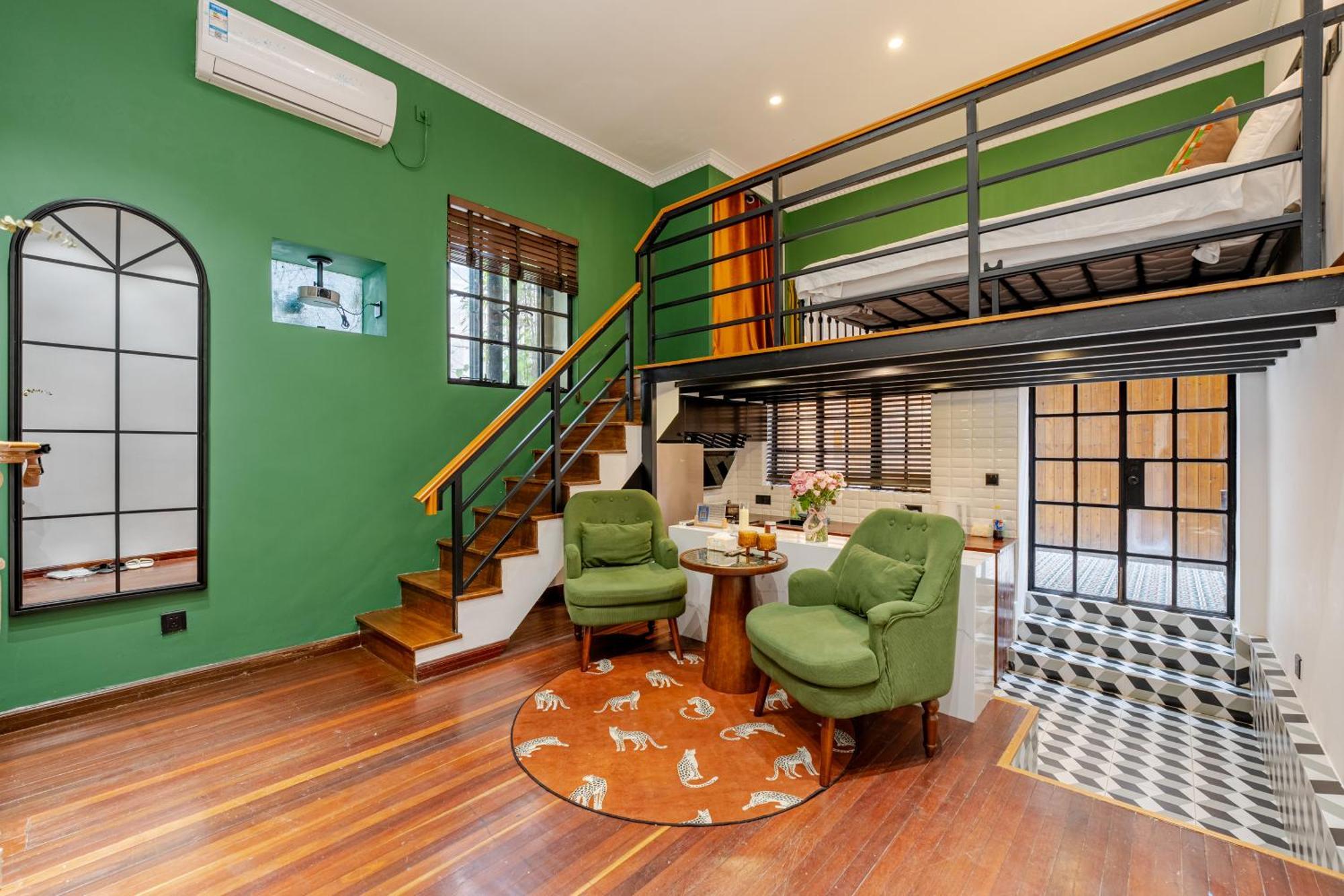 Fan Hua Flower Apartment *