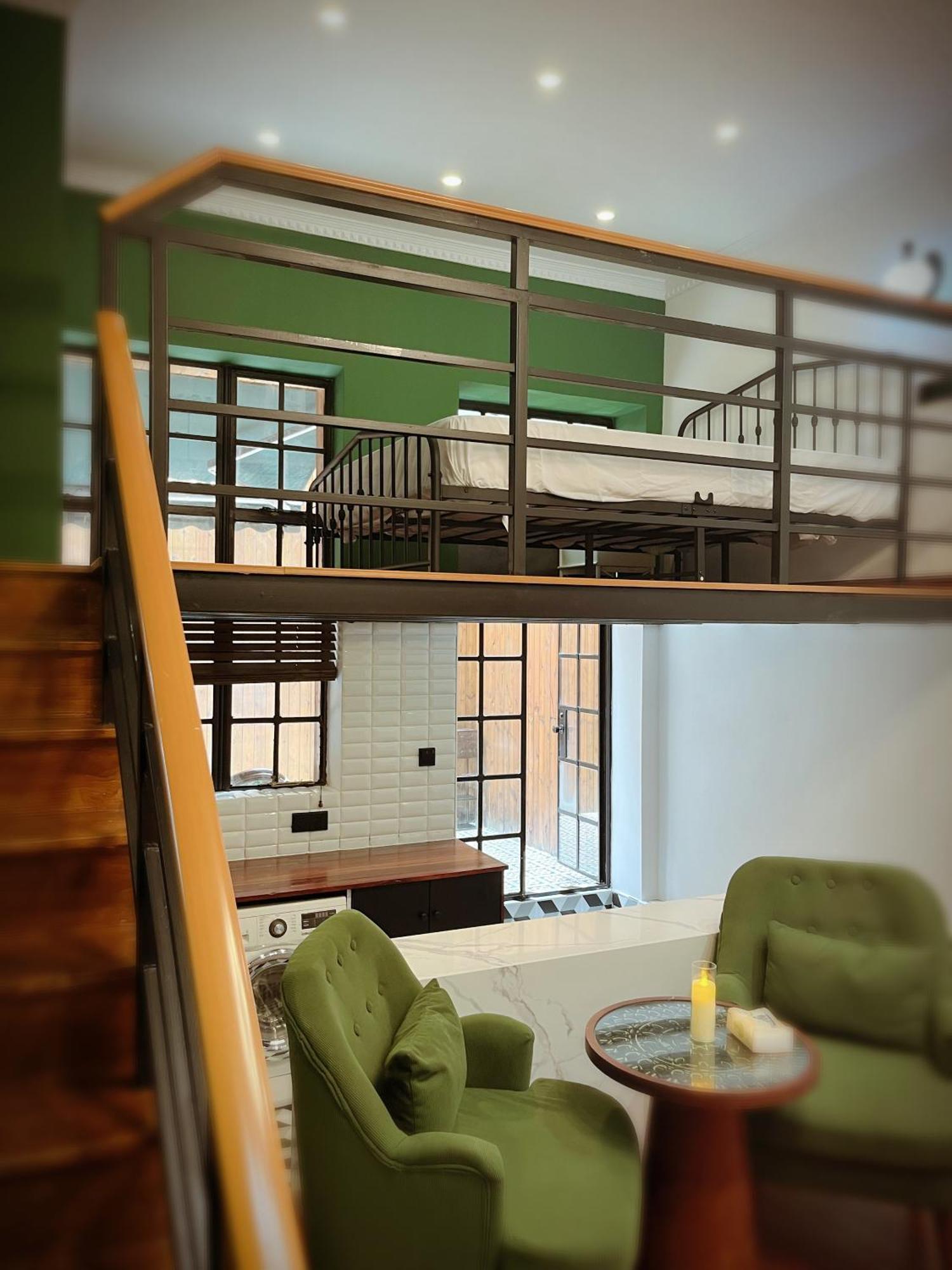 Fan Hua Flower Apartment *